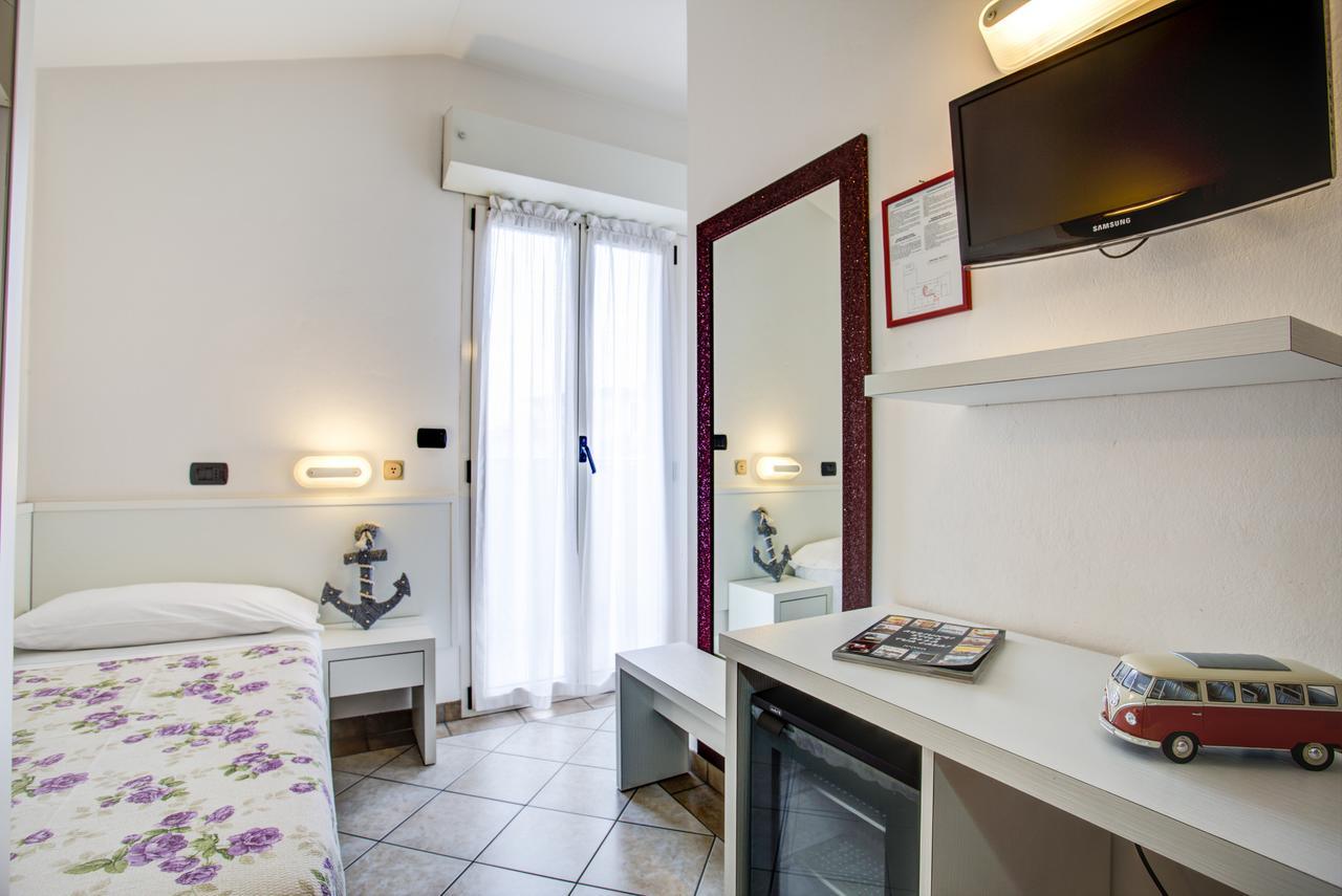 Ancora Hotel & Residence Каттолика Экстерьер фото