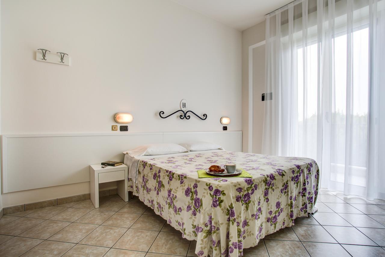 Ancora Hotel & Residence Каттолика Экстерьер фото